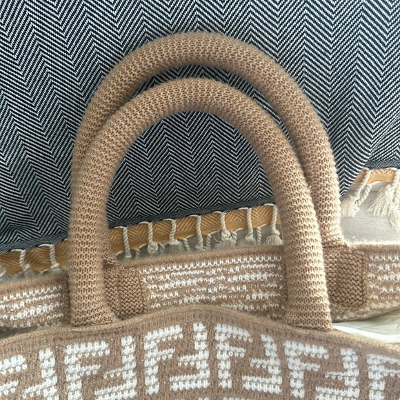 Fendi FF Large Cashmere Tote - Picture 2 of 6